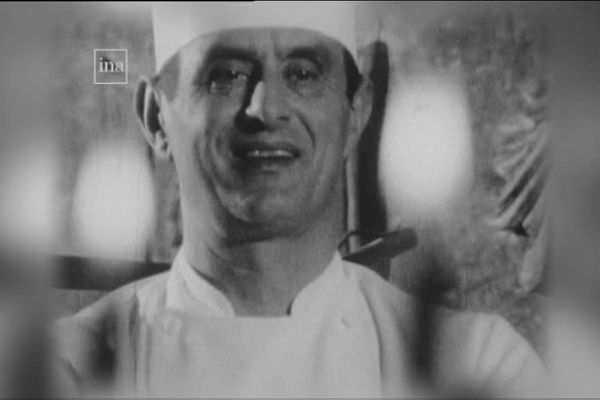 Paul Bocuse à ses fourneaux