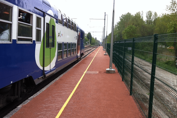 Les quais de la gare Dordives (Loiret)ont été rallongés pour accueillir des trains longs. 