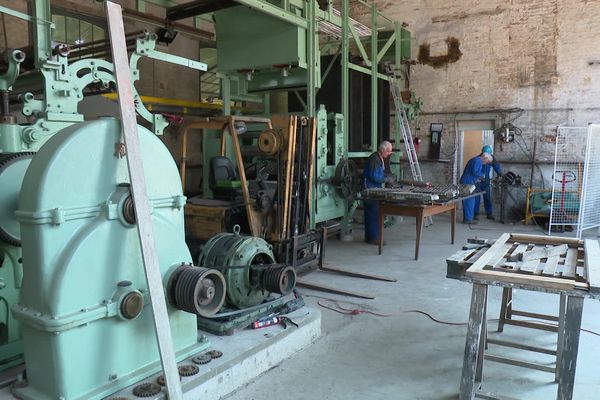 Cette machine à imprimer au rouleau gravé d'Amiens date de 1938, dernier modèle présent en Europe.