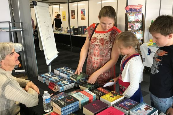 Le Salon du livre jeunesse de Chalon-sur-Saône accueille des auteurs et illustrateurs venus de toute la France, et parfois de plus loin