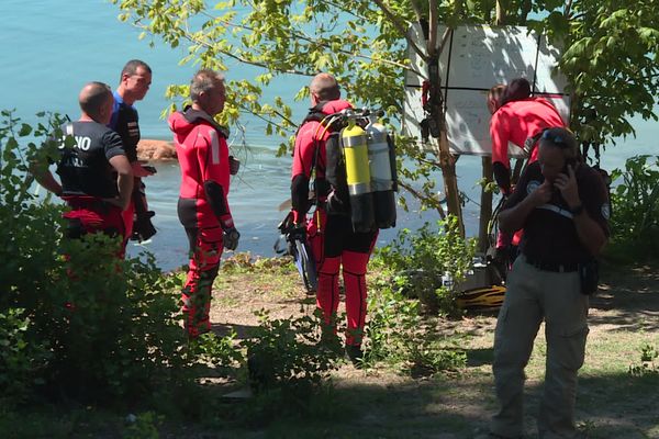 Disparition inquiétante d'un jeune homme au parc de Miribel : les recherches menées par des plongeurs du Sdmis n'ont rien donné ce lundi 11 juillet.