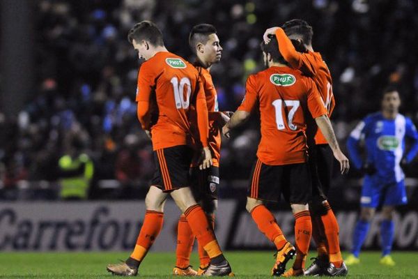 Le FC Lorient après but contre Sarre-Union en Coupe de France