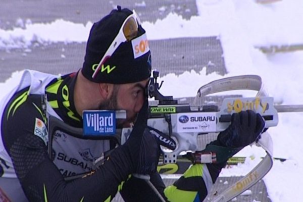 Sans faute à l'épreuve du tir pour Simon Fourcade lors de s championnats de France du 29 décembre 2013 aux Tuffes.