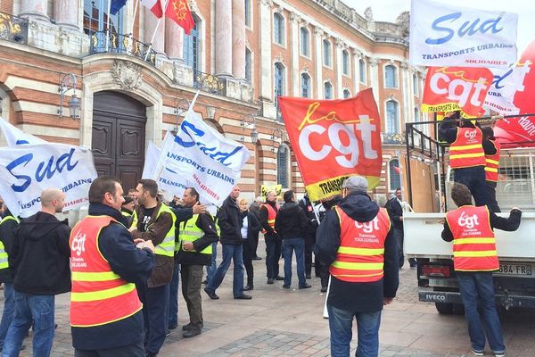 Les grévistes de Tisséo ont manifesté au Capitole