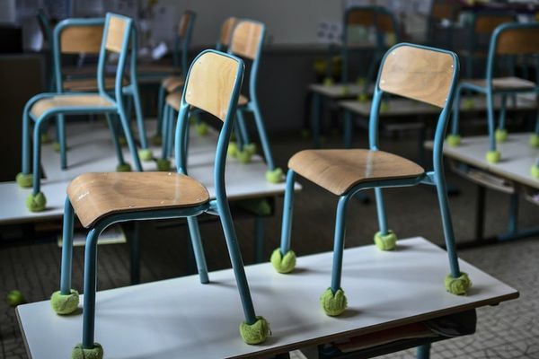 Une salle de classe vide (photo d'illustration) - Stéphane de Sakutin/AFP
