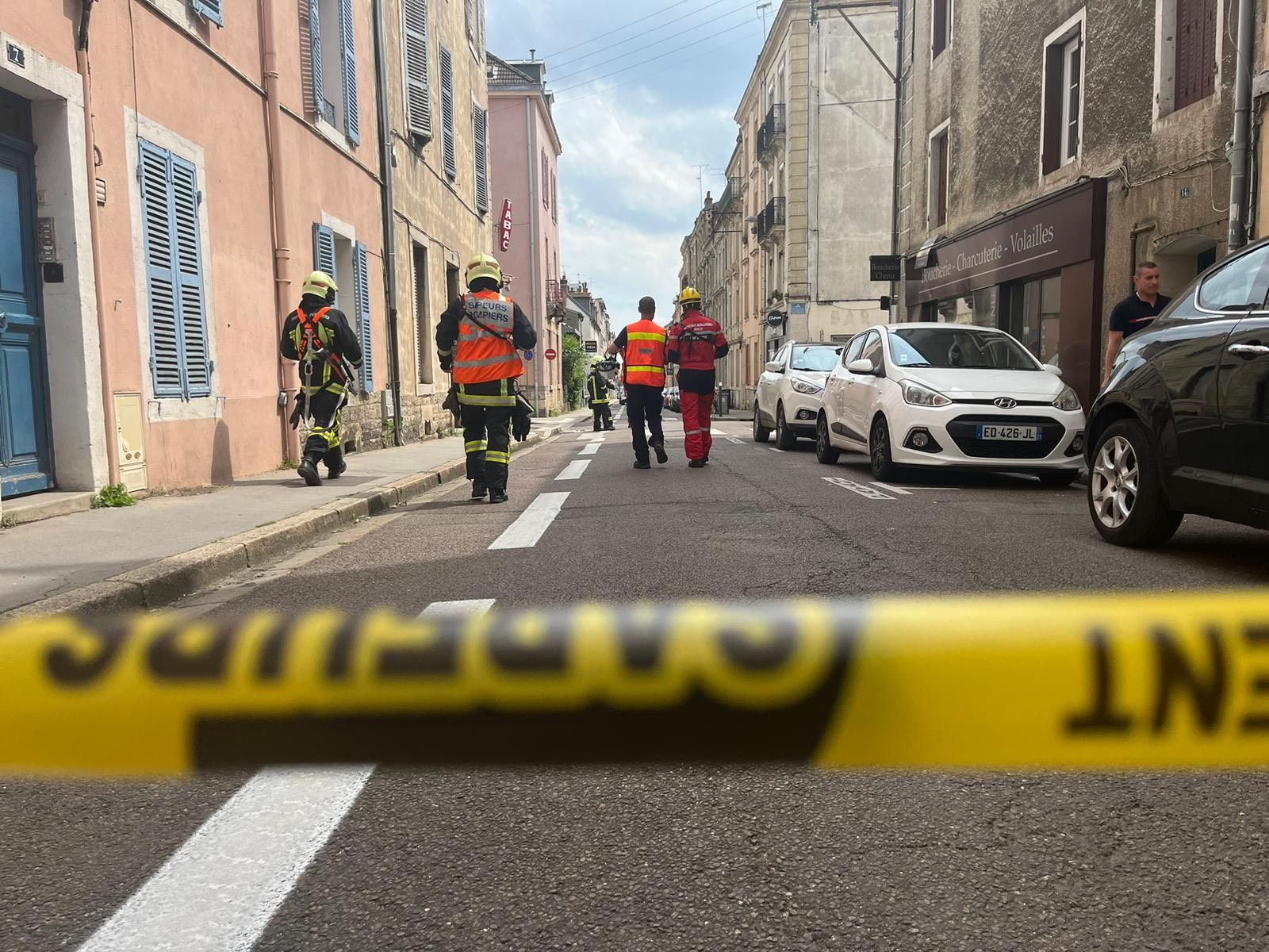 Un Immeuble Menace De S'effondrer En Plein Centre-ville De Dijon : 14 