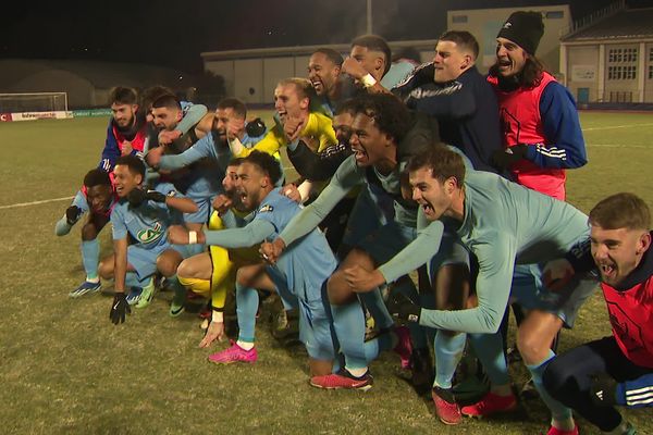 Le Puy Foot a réussi à s'imposer face à Dunkerque avec un score de 2-1.