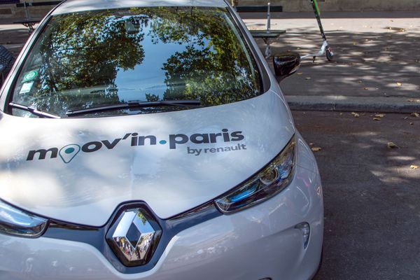 Renault se prépare à lancer son service Moov'in à Paris et Clichy (Hauts-de-Seine).