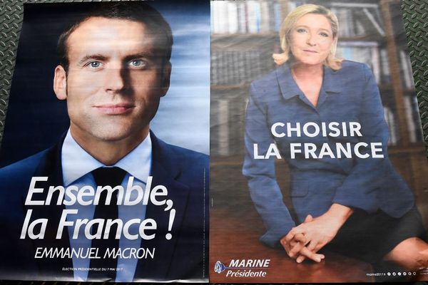 Les affiches des deux candidats au second tour de la présidentielle.