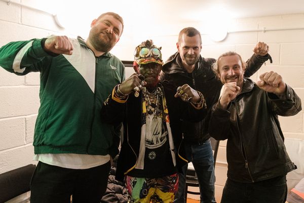 Lee Scratch Perry et le groupe strasbourgeois ERM lors de leur dernière tournée en 2019