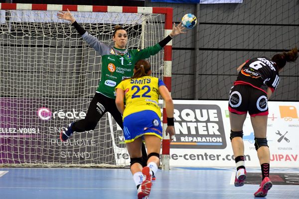 La handballeuse a également évolué au club de Metz entre 2010 et 2020.