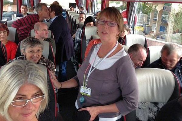 Montpellier - des buralistes héraultais dans le car qui les mènent à la manifestation de Marseille - 2 novembre 2015.