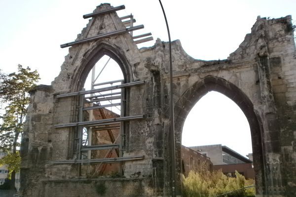 L'ancien Hôtel-Dieu Saint-Jean d'Amiens, sur les terres duquel ont été retrouvées les fosses d'inhumation.