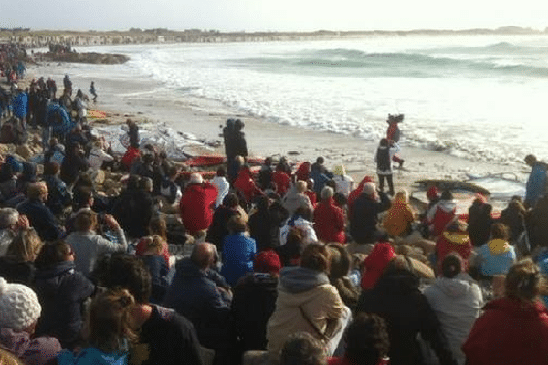 La foule, réunie à La Torche, pour assister à l'épreuve des vagues