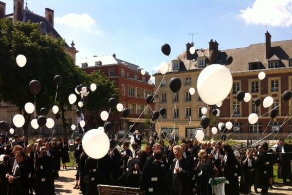 Amiens : les avocats mobilisés contre la réforme de l'aide juridictionnelle.