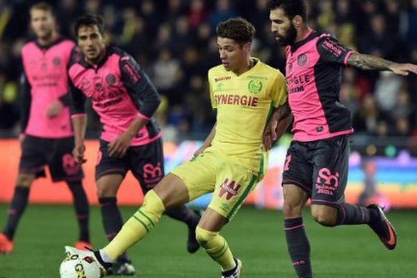 Formé chez les Canaris, le milieu offensif nantais Amine Harit a prolongé à Nantes jusqu'en 2020.