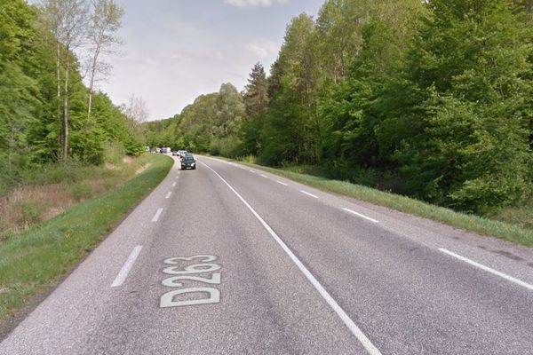 La conductrice d'une voiture est morte mercredi 5 juillet dans un accident de la circulation survenu sur la RD263 à proximité de Haguenau.