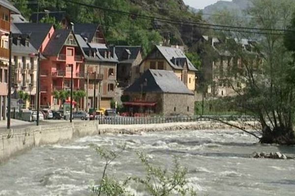 La Garonne aujourd'hui est un peu plus canalisée