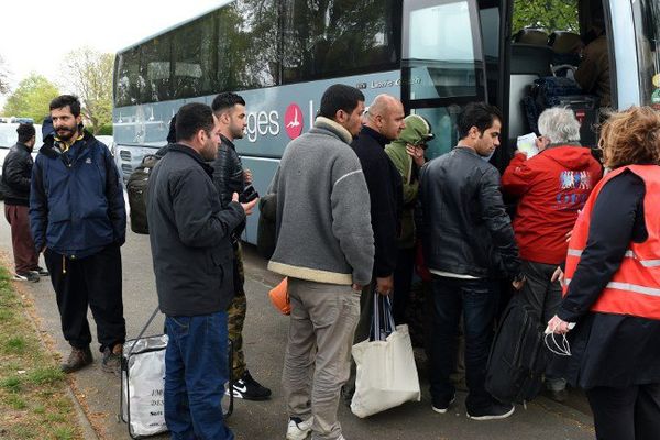 Les cars se dirigent vers des CAO du Nord et de l'Aisne.