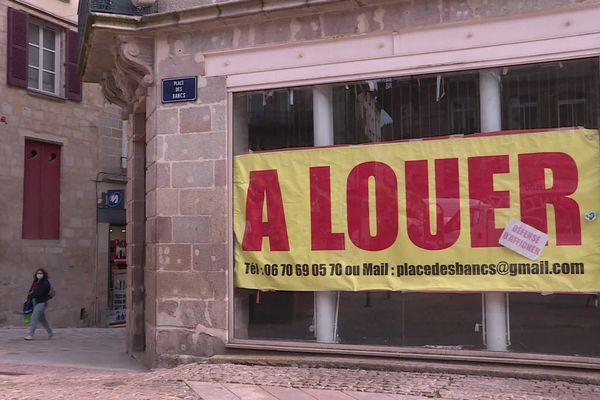 La mairie de Limoges veut taxer les propriétaires des locaux commerçants trop longtemps vacants.