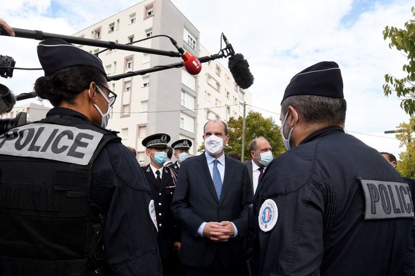 Le Premier ministre, Jean Castex, en visite dans le quartier des Izards lors de la signature du "contrat de sécurité intégré"