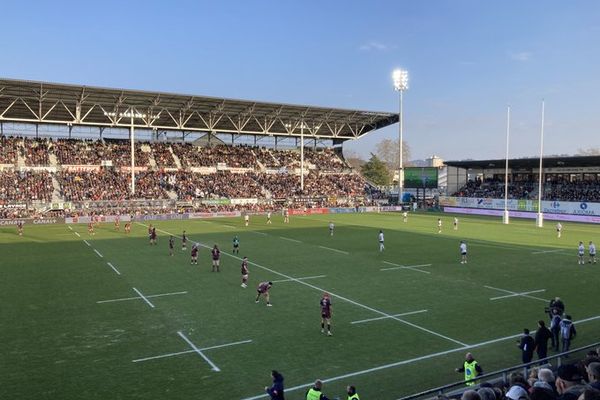 Plus de 9 000 spectateurs au Stadium ont vibré lors de cette première rencontre à domicile.