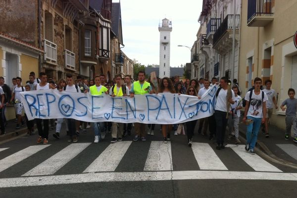 300 personnes ont participé à la marche silencieuse pour Tom aux Sables d'Olonne