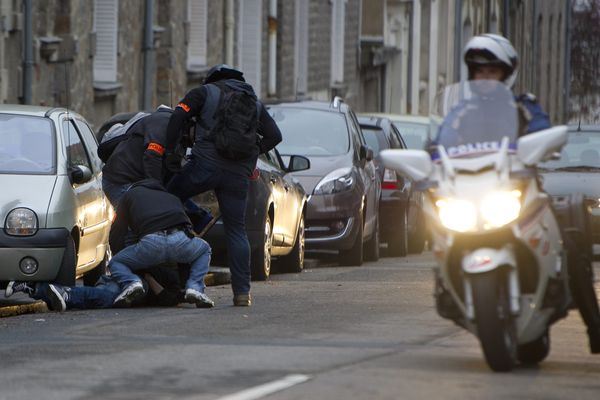 Arrestation au cours de la manifestation "contre les violences policières" à Nantes le 22 novembre 2014