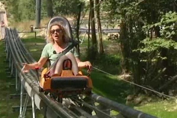 Petit tour en luge pour Hélène Jacques au viaduc de la Souleuvre, dans les gorges de la Vire