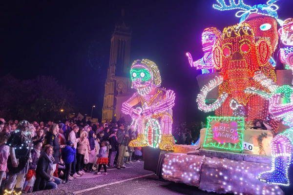 Carnaval Cholet 2024 - Le char Bricomagnon a enchanté le public