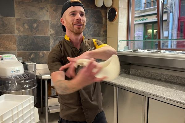 Le vice-champion du monde de pizza acrobatique est un restaurateur du Puy-en-Velay.