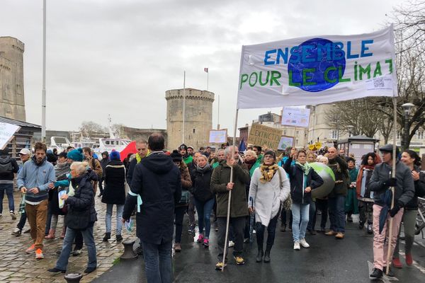 La marche pour le climat a réuni entre 1500 et 2000 personnes, ce samedi, à La Rochelle.