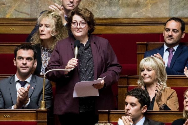 La députée des Pyrénées-orientales a déposé plainte pour menaces de mort. "J'ai reçu un mail parlant de guillotine, d'échafaud et j'ai décidé de porter plainte. 