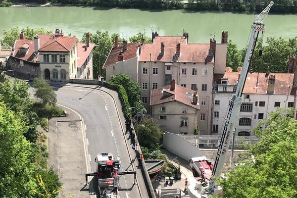 L'immeuble ravagé par un incendie rue Bonafous dans le quartier de la Croix rousse à Lyon va être démoli pour des raisons de sécurité.