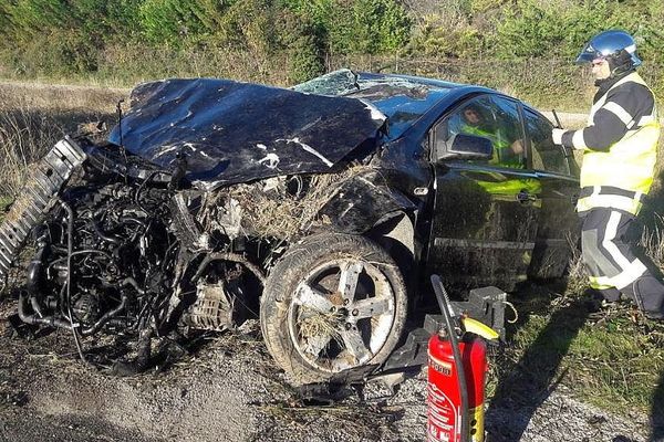 Mireval (Hérault) - l'accident a fait 3 blessés dont un grave et une personne est en fuite - 1er janvier 2019.