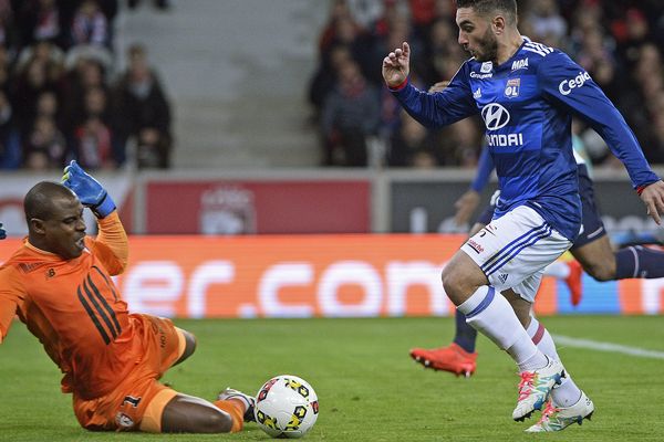 Enyeama (LOSC) rate sa sortie. Cornet va marquer.