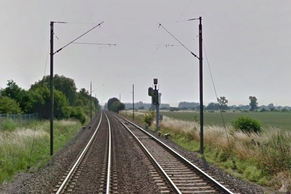 La voie ferrée traversant la commune d'Hornaing, entre Douai et Valenciennes.