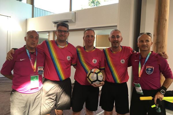 Les arbitres de la Fédération Française de Football et ceux de l'International Gay et Lesbiennes Football Association