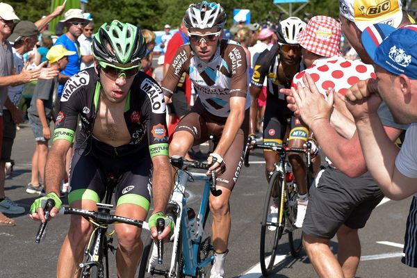 Côte de Cauterets 15 juillet 2015. dans le Tour de France, Eduardo Sepulveda et Romain Bardet.