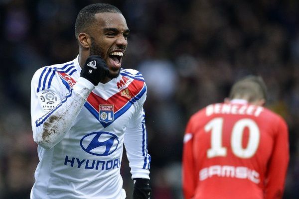 Lacazette, après avoir marqué son 1er but contre Evian-Thonon-Gaillard