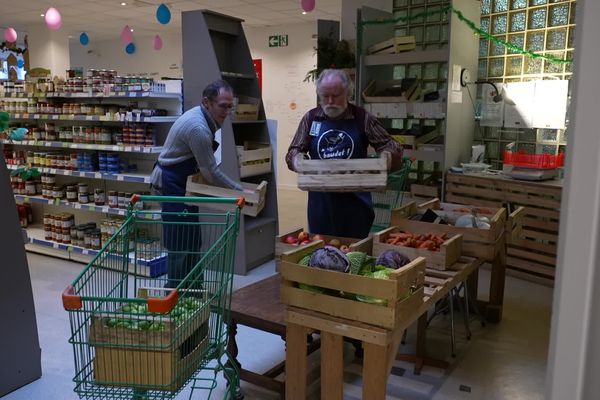 Ce supermarché participatif a ouvert ses portes à Poitiers il y a cinq ans