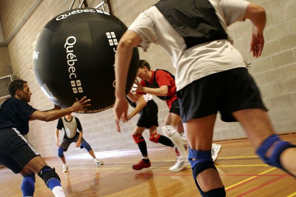 Le Kinball a été créé au Québec en 1986