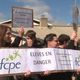 Manifestation devant le lycée La Pléiade à Pont-de-Chéruy (Isère) contre la fermeture de deux classes de seconde à la rentrée