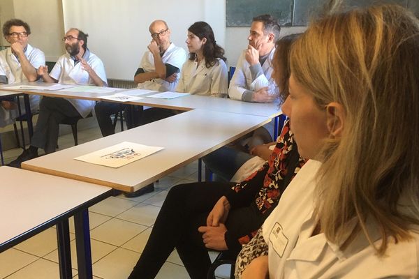 A cran, ces chefs de service de l'hôpital de Montauban ont mis leur menace de démission à exécution ce mardi matin.