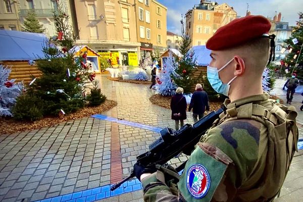 Le préfet est venu à la rencontre des militaires de l'opération Sentinelle ce mercredi 9 décembre 2020.