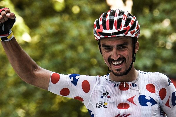 Julian Alaphilippe s'impose sur la 16ème étape du Tour de France, le 24 juillet. Il décroche ainsi sa seconde victoire d'étape et conserve son maillot à pois.