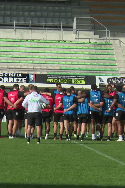 Des joueurs unis avant d'affronter le premier du championat, Biarritz.