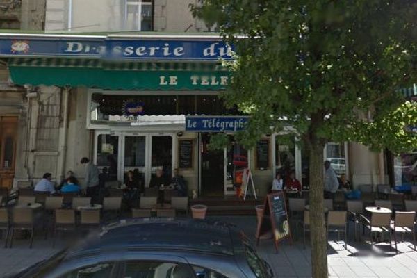 La victime a été abattue à la terrasse de ce bar en plein centre-ville de Belley.