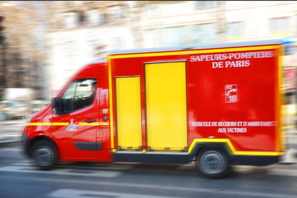 L'hypothèse d'une forte rafale qui aurait fait chuter la victime est envisagée par les secours (illustration).