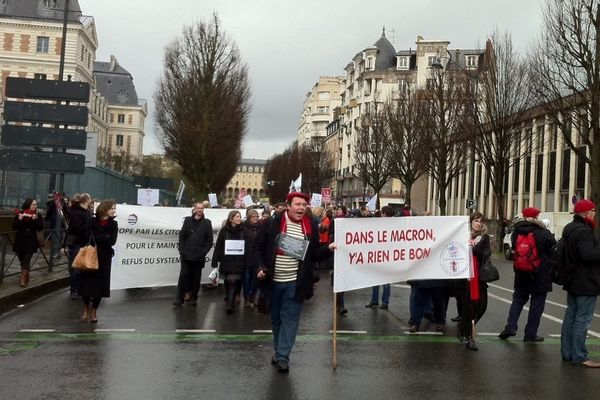 La manifestation contre la loi Macron